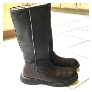UGG Leather Boots with shearling lining, size 10